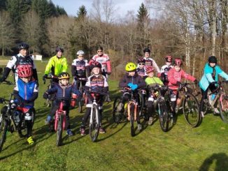 Ecole de vélo séance cyclo-cross à Chénérailles